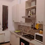 Wow - 175 Mq - Posteggio Privato - Davanti Porto Traghetti - Fino A 10 Posti Letto Apartmán *