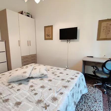 Apartamento Wow - 175 Mq - Posteggio Privato - Davanti Porto Traghetti - Fino A 10 Posti Letto