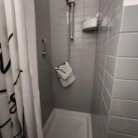 Wow - 175 Mq - Posteggio Privato - Davanti Porto Traghetti - Fino A 10 Posti Letto * Génova