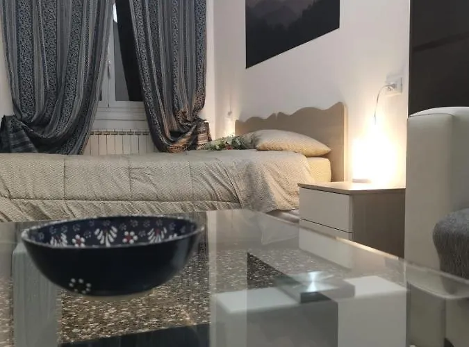 Wow - 175 Mq - Posteggio Privato - Davanti Porto Traghetti - Fino A 10 Posti Letto Appartement