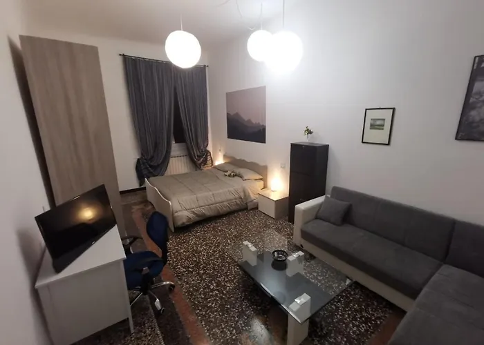 Wow - 175 Mq - Posteggio Privato - Davanti Porto Traghetti - Fino A 10 Posti Letto *