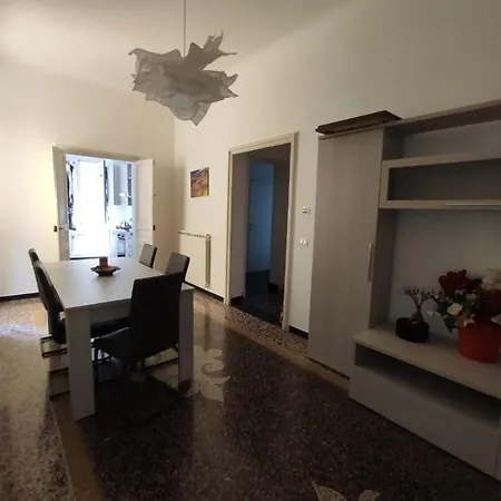 Wow - 175 Mq - Posteggio Privato - Davanti Porto Traghetti - Fino A 10 Posti Letto *