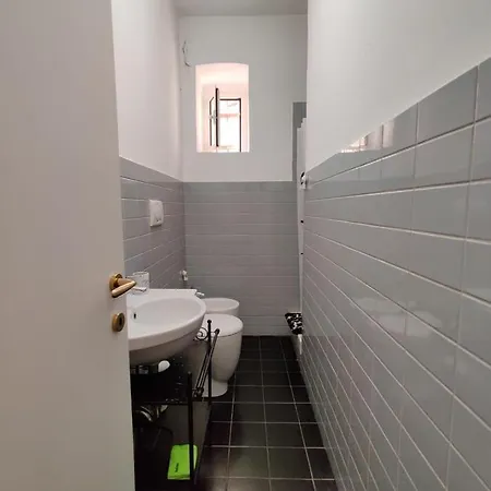Wow - 175 Mq - Posteggio Privato - Davanti Porto Traghetti - Fino A 10 Posti Letto Lejlighed