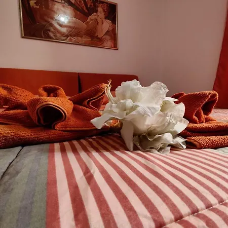 Apartmán Wow - 175 Mq - Posteggio Privato - Davanti Porto Traghetti - Fino A 10 Posti Letto *
