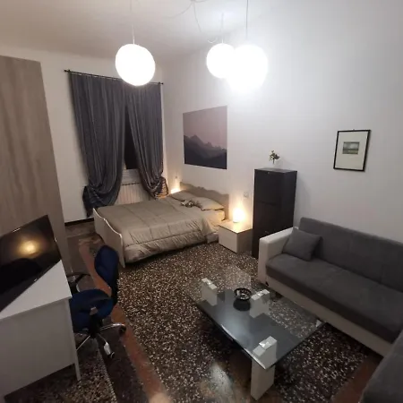 Wow - 175 Mq - Posteggio Privato - Davanti Porto Traghetti - Fino A 10 Posti Letto *