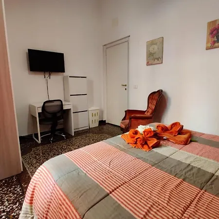 Wow - 175 Mq - Posteggio Privato - Davanti Porto Traghetti - Fino A 10 Posti Letto Lejlighed *