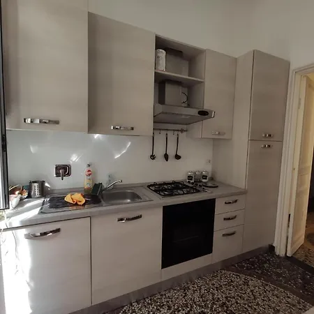 Wow - 175 Mq - Posteggio Privato - Davanti Porto Traghetti - Fino A 10 Posti Letto