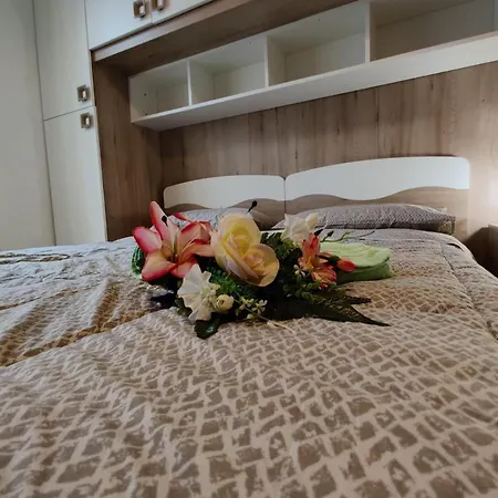 Lejlighed Wow - 175 Mq - Posteggio Privato - Davanti Porto Traghetti - Fino A 10 Posti Letto