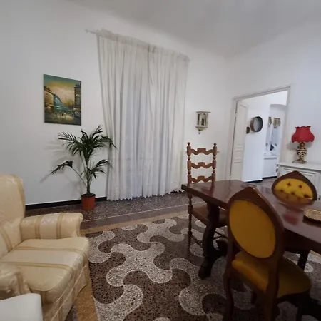 Wow - 175 Mq - Posteggio Privato - Davanti Porto Traghetti - Fino A 10 Posti Letto