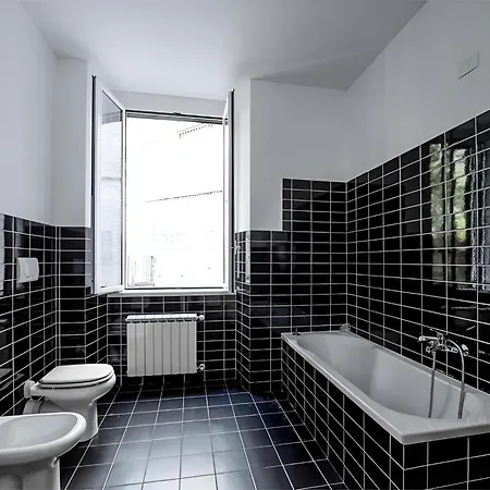 Wow - 175 Mq - Posteggio Privato - Davanti Porto Traghetti - Fino A 10 Posti Letto Διαμέρισμα