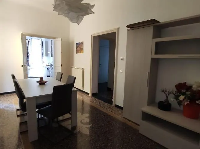 Wow - 175 Mq - Posteggio Privato - Davanti Porto Traghetti - Fino A 10 Posti Letto *