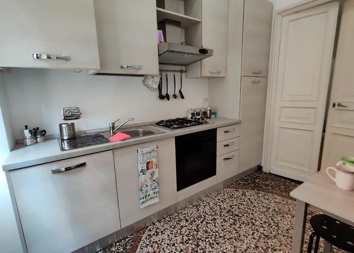 Wow - 175 Mq - Posteggio Privato - Davanti Porto Traghetti - Fino A 10 Posti Letto Apartament Genua