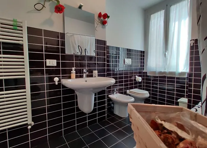 Wow - 175 Mq - Posteggio Privato - Davanti Porto Traghetti - Fino A 10 Posti Letto *