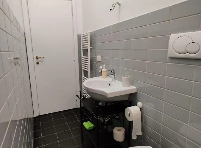 Apartament Wow - 175 Mq - Posteggio Privato - Davanti Porto Traghetti - Fino A 10 Posti Letto