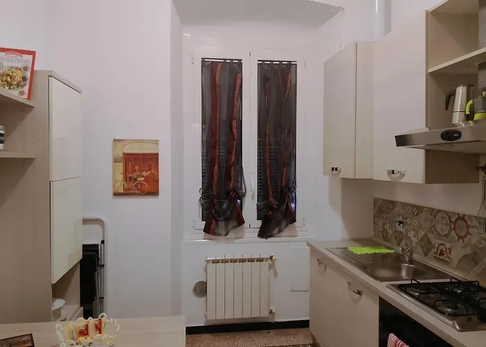 Wow - 175 Mq - Posteggio Privato - Davanti Porto Traghetti - Fino A 10 Posti Letto Genua