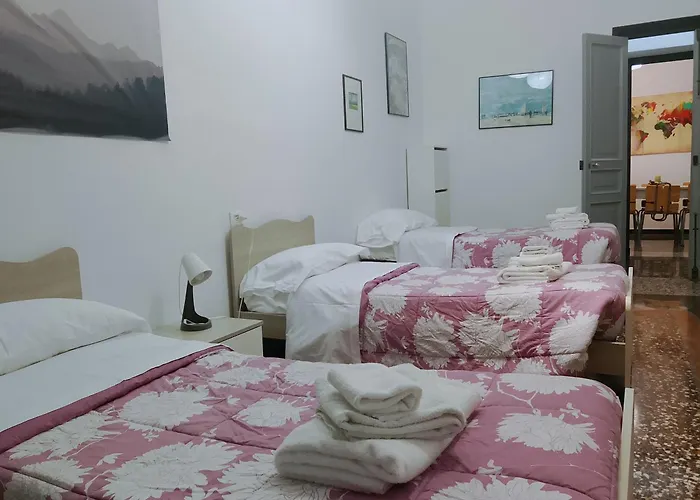 Apartament Wow - 175 Mq - Posteggio Privato - Davanti Porto Traghetti - Fino A 10 Posti Letto Genua