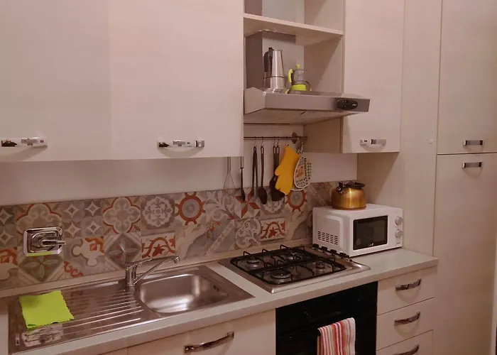 Wow - 175 Mq - Posteggio Privato - Davanti Porto Traghetti - Fino A 10 Posti Letto