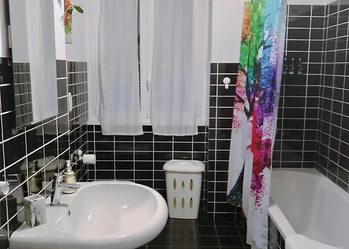 Apartament Wow - 175 Mq - Posteggio Privato - Davanti Porto Traghetti - Fino A 10 Posti Letto