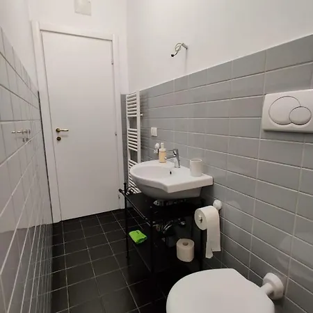 Апартаменты Wow - 175 Mq - Posteggio Privato - Davanti Porto Traghetti - Fino A 10 Posti Letto