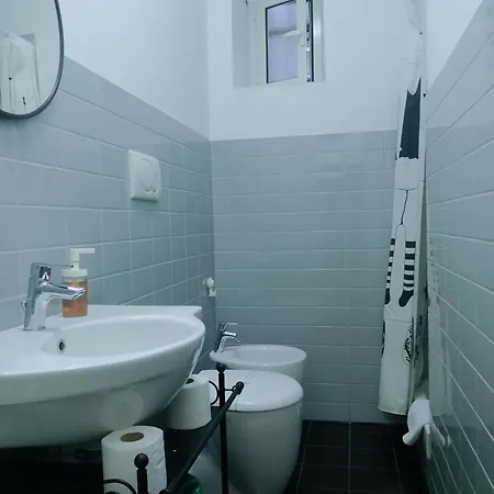 Апартаменты Wow - 175 Mq - Posteggio Privato - Davanti Porto Traghetti - Fino A 10 Posti Letto