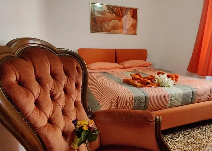 شقة Wow - 175 Mq - Posteggio Privato - Davanti Porto Traghetti - Fino A 10 Posti Letto *