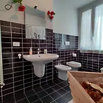 Wow - 175 Mq - Posteggio Privato - Davanti Porto Traghetti - Fino A 10 Posti Letto *