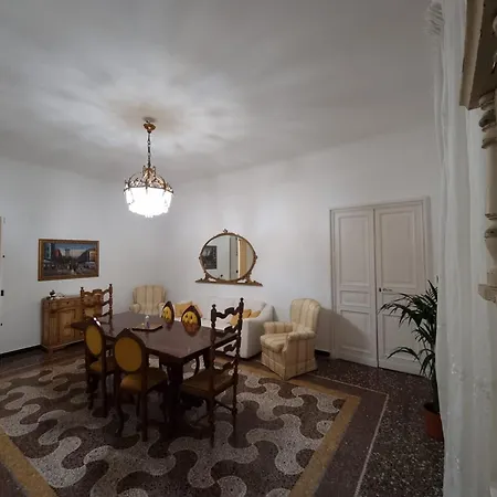Wow - 175 Mq - Posteggio Privato - Davanti Porto Traghetti - Fino A 10 Posti Letto Lejlighed *